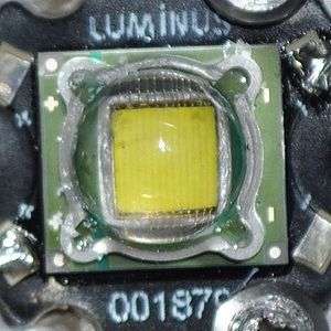 http://flashlightwiki.com/images/thumb/e/e2/Luminus_SST-90.jpg/300px-Luminus_SST-90.jpg